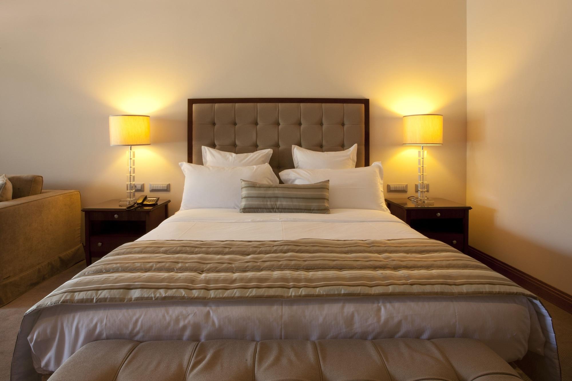Hotel Du Lac Congress Center&Spa Ioannina Buitenkant foto A bedroom