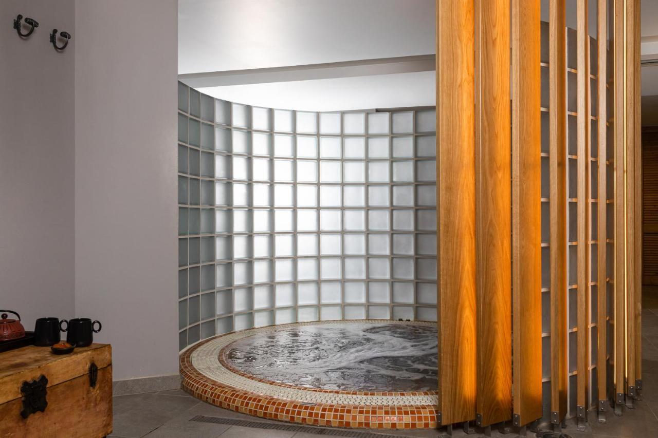 Hotel Du Lac Congress Center&Spa Ioannina Buitenkant foto A modern spa
