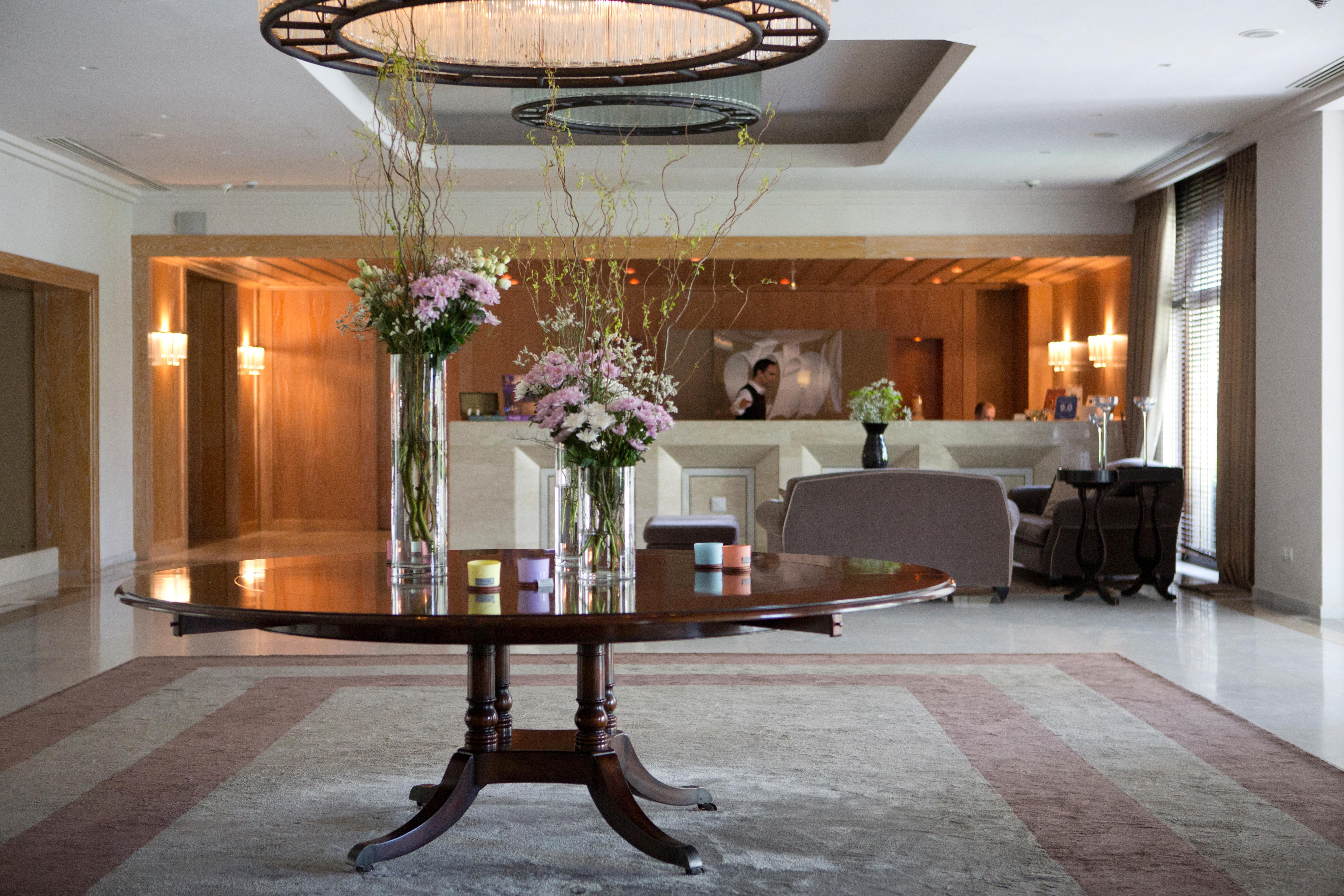 Hotel Du Lac Congress Center&Spa Ioannina Buitenkant foto The lobby of the hotel