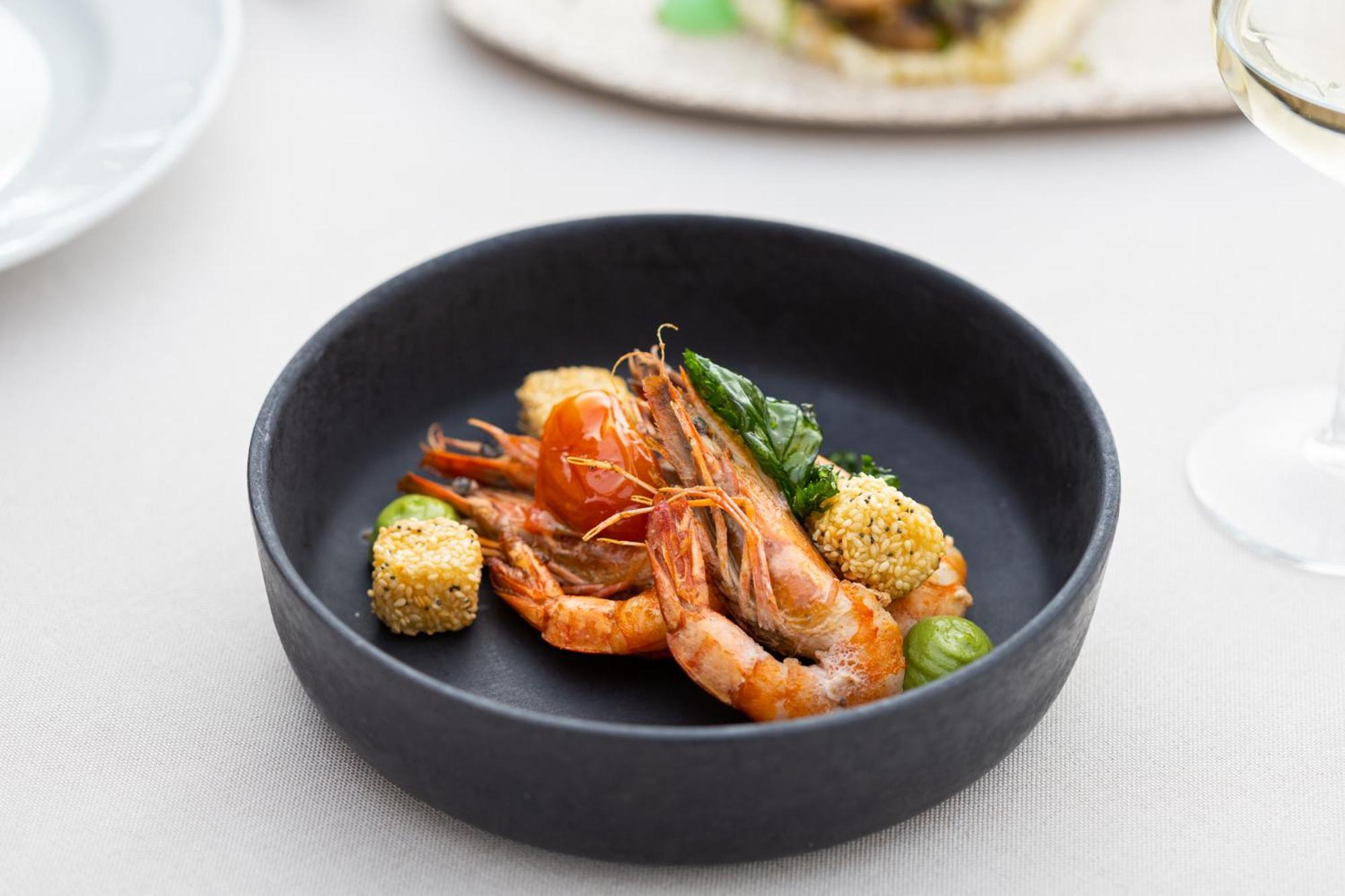 Hotel Du Lac Congress Center&Spa Ioannina Buitenkant foto A prawn dish at the restaurant