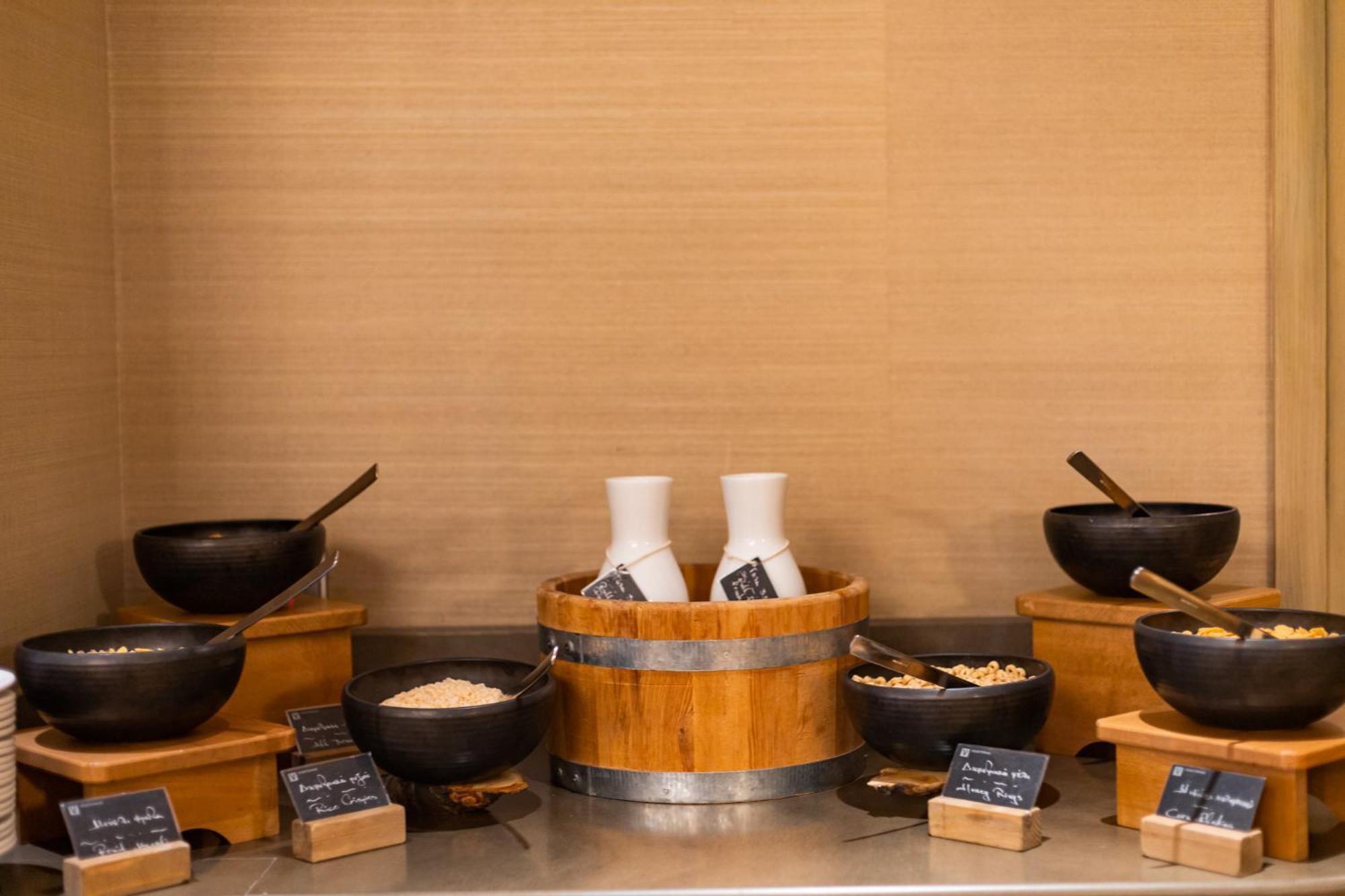 Hotel Du Lac Congress Center&Spa Ioannina Buitenkant foto A selection of Japanese bath salts