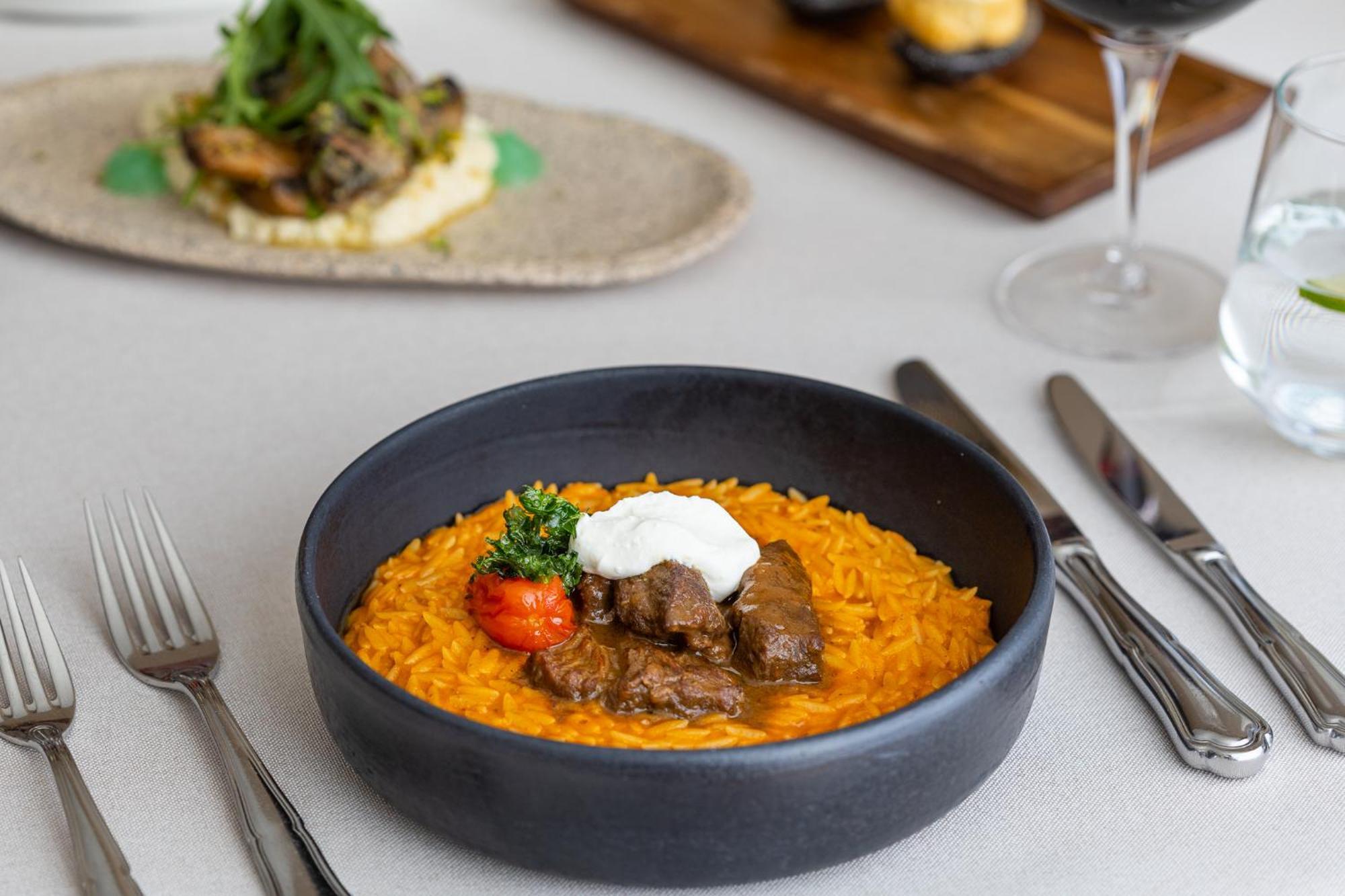 Hotel Du Lac Congress Center&Spa Ioannina Buitenkant foto A plate of couscous
