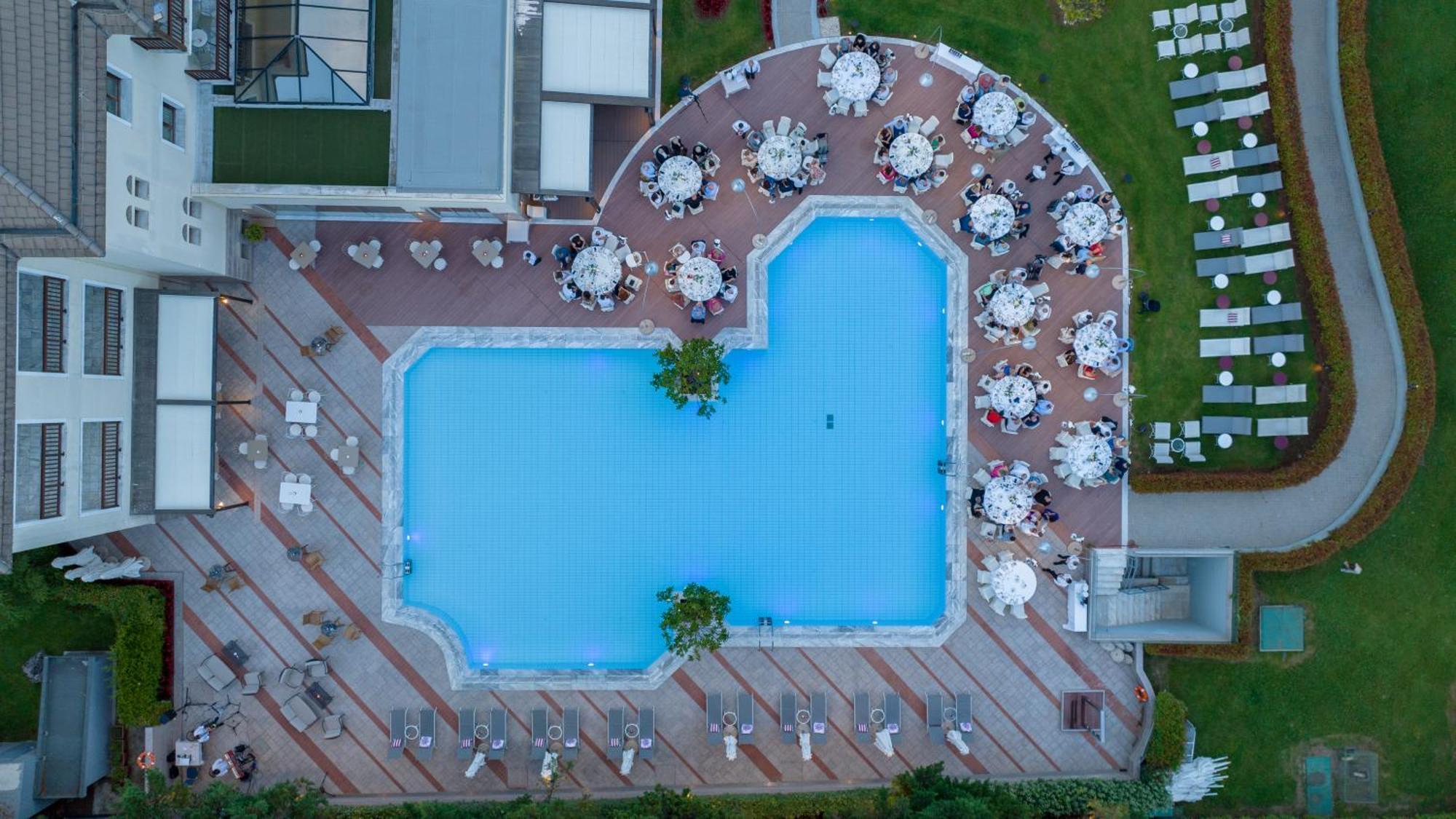 Hotel Du Lac Congress Center&Spa Ioannina Buitenkant foto Aerial view of the pool